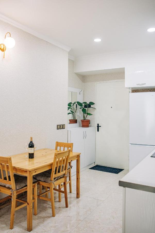 Apartament444 Tbilisi Esterno foto